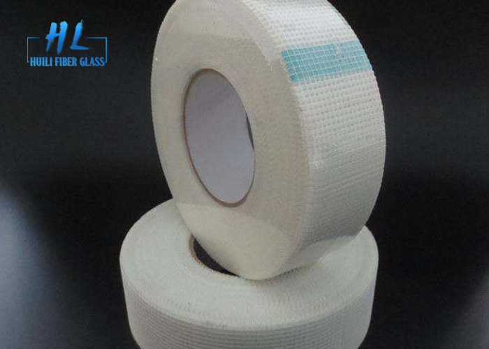 colore bianco del nastro autoadesivo della vetroresina di 60g 3*3mm per la riparazione delle crepe della parete