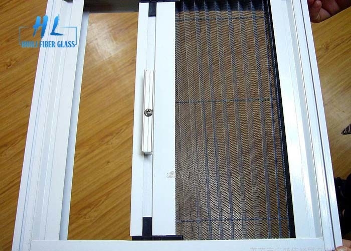 Resistente freddo di colore grigio dello schermo dell'insetto del pieghettato 18*16 per le porte e Windows