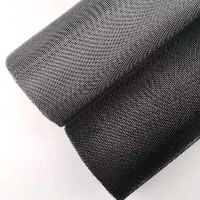 Maglia nera dell'insetto della vetroresina del carbone di 18*14 0.33mm per lo stagno ed il patio